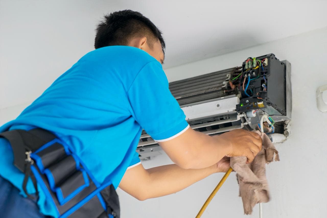 Why Does My AC Keep Breaking Down in Dubai? A Real Answer, Not a Generic List